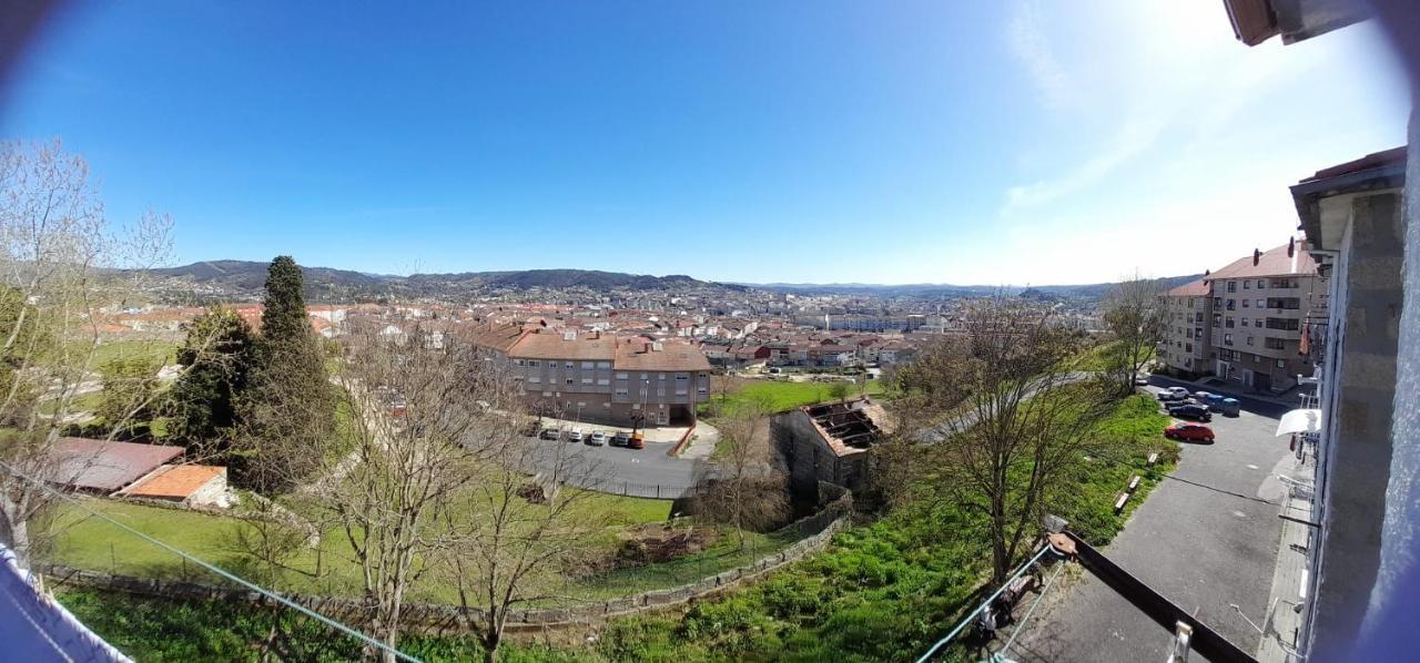 O Descanso Da Abella Appartement Ourense Buitenkant foto